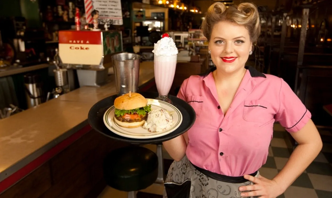 MacAlpines Diner and Soda Fountain Logo